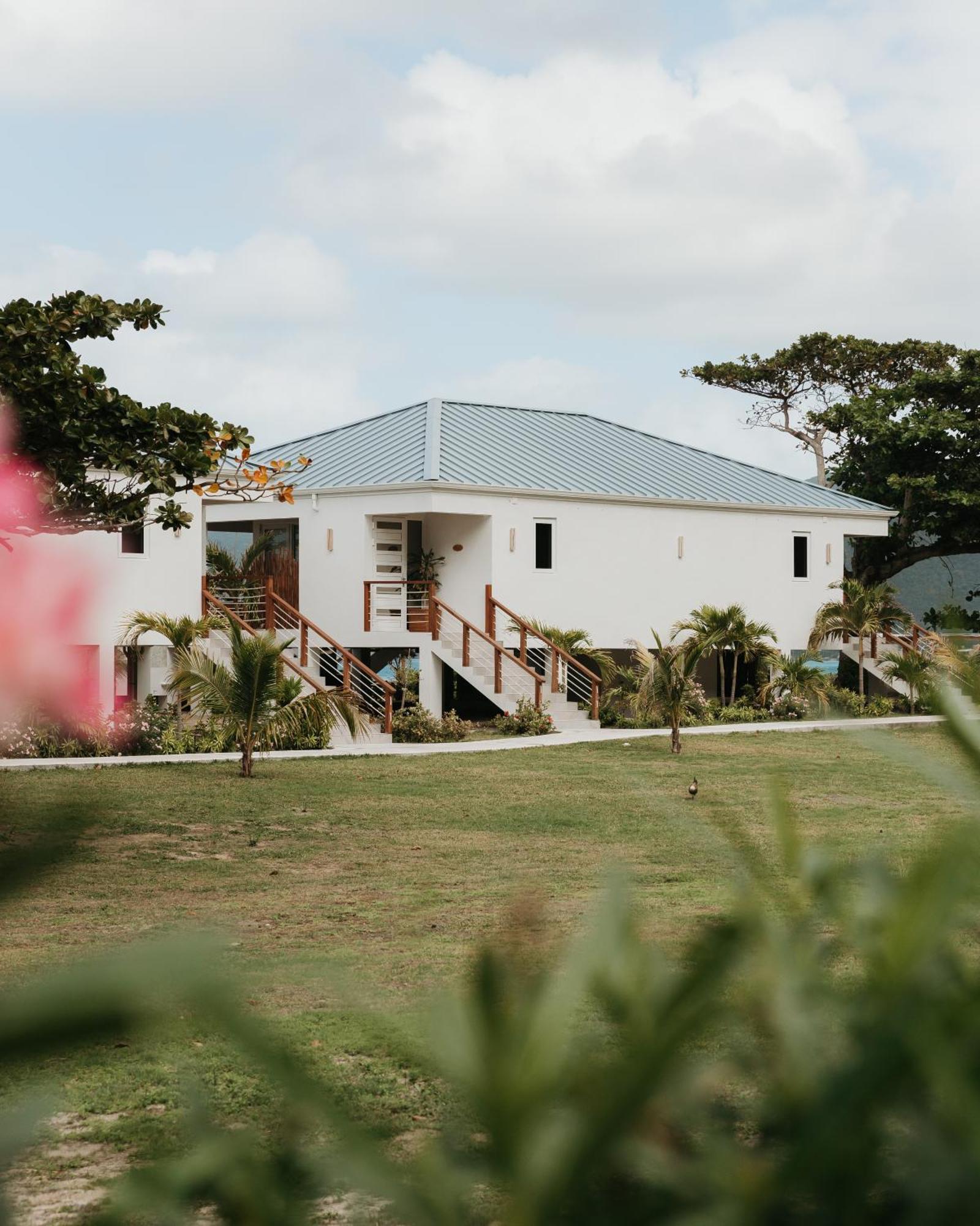 Long Bay Beach Resort Freshwater Pond エクステリア 写真